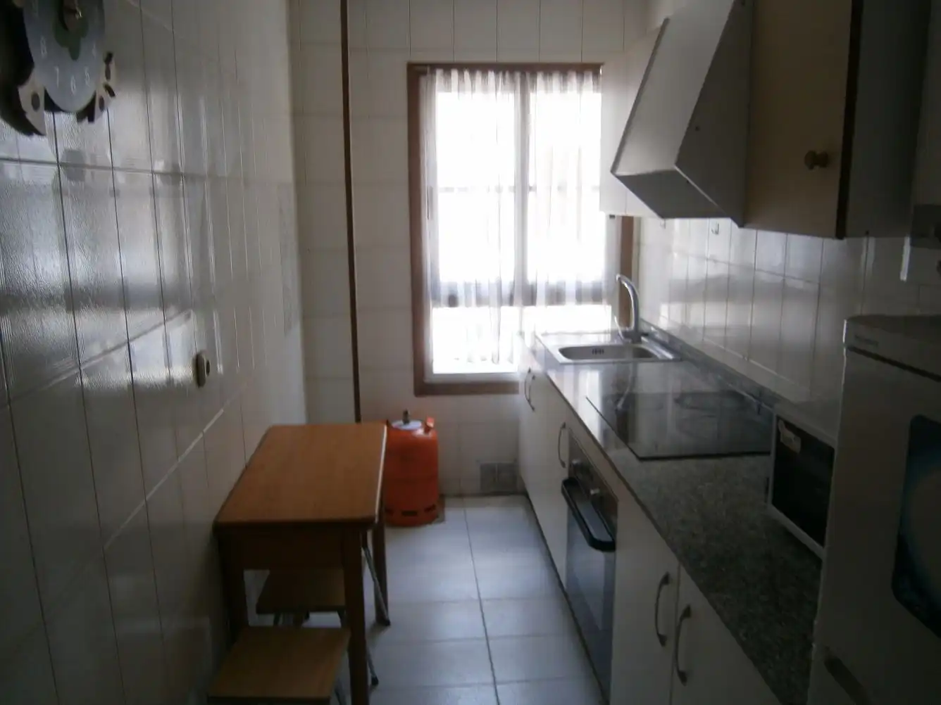 Cocina de Apartamento de alquiler en Santiago de Compostela  con Calefacción y Amueblado