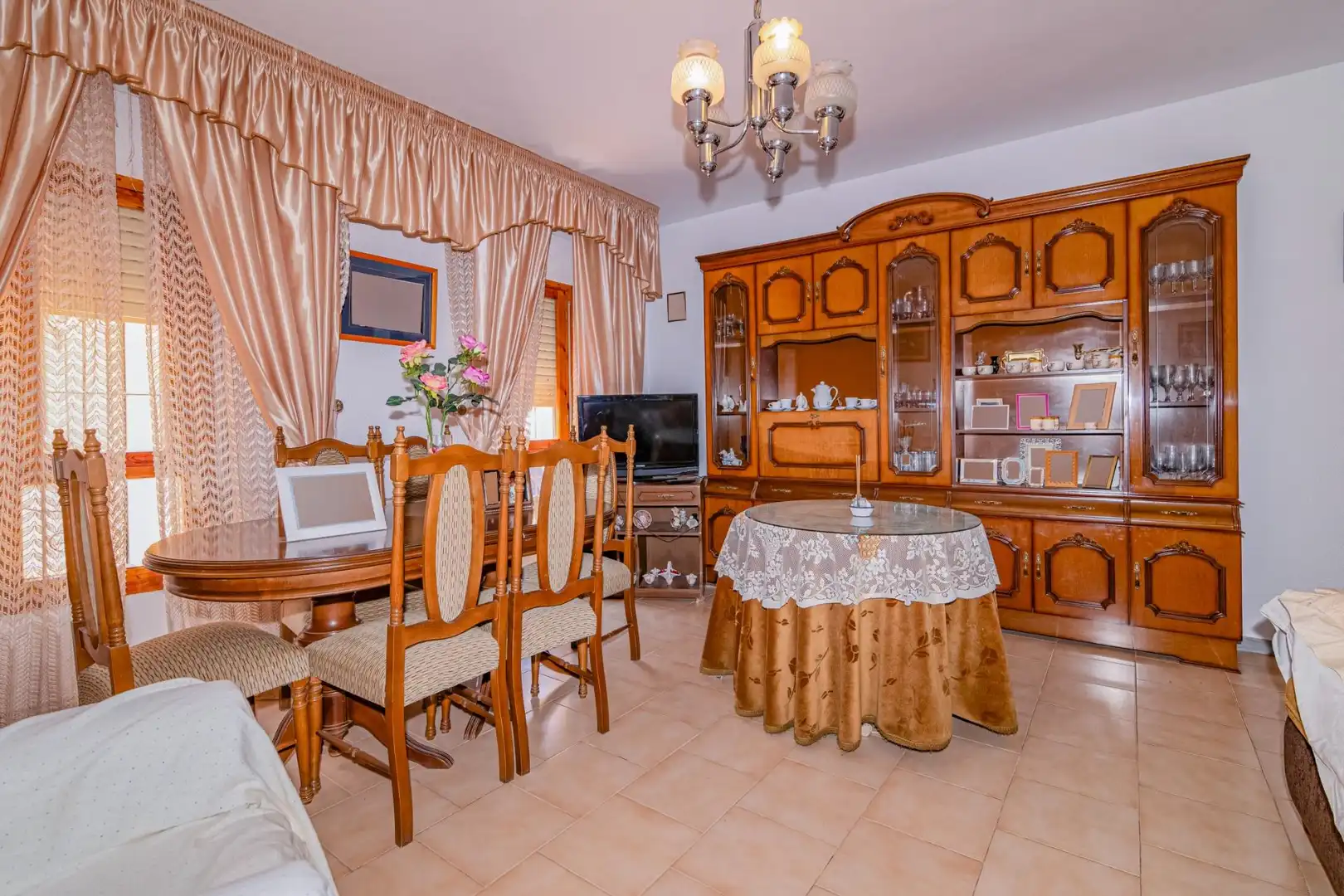 Comedor de Casa o chalet en venta en Baza con Aire acondicionado, Calefacción y Jardín privado