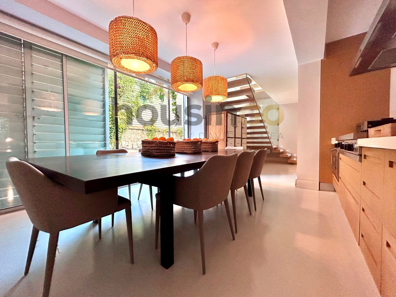 Menjador de Pis de lloguer en  Madrid Capital amb Aire condicionat, Moblat i Forn