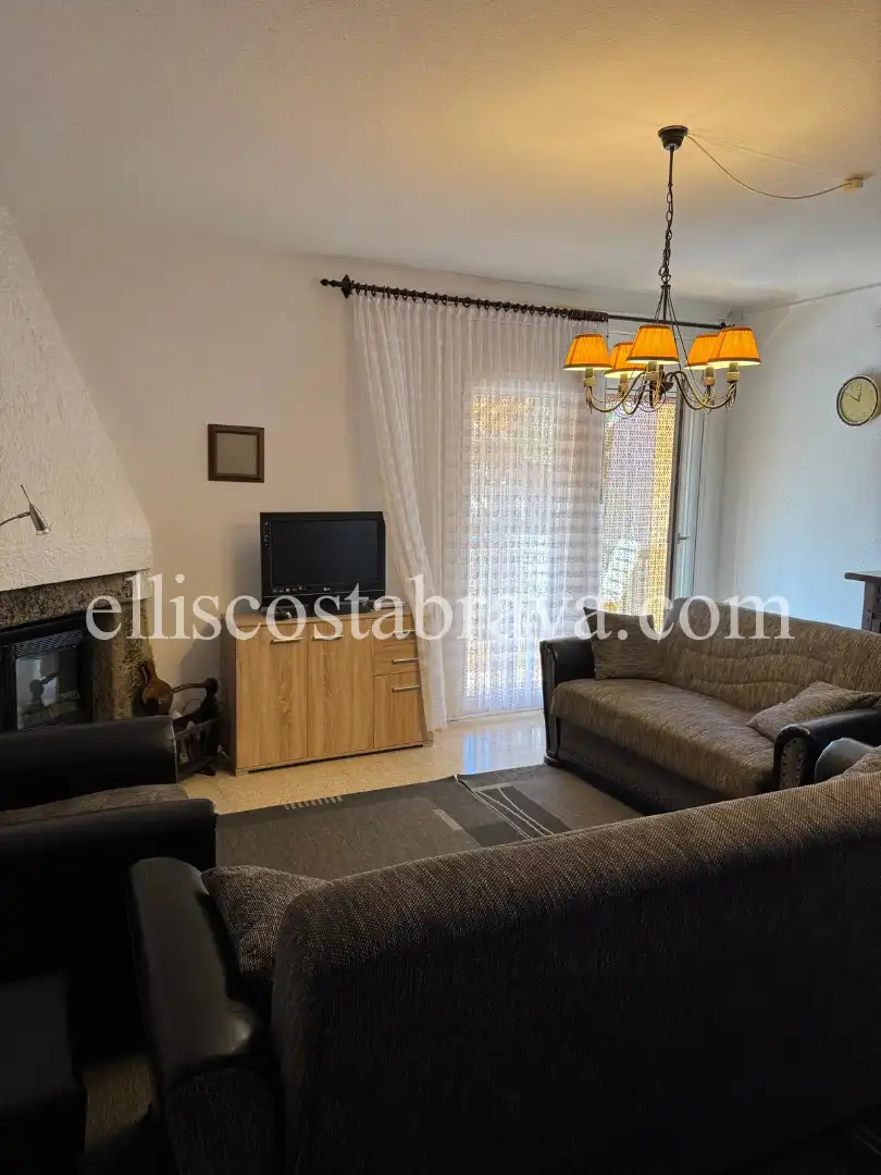 Wohnzimmer von Haus oder Chalet zum Verkauf in L'Estartit mit Heizung, Privatgarten und Terrasse