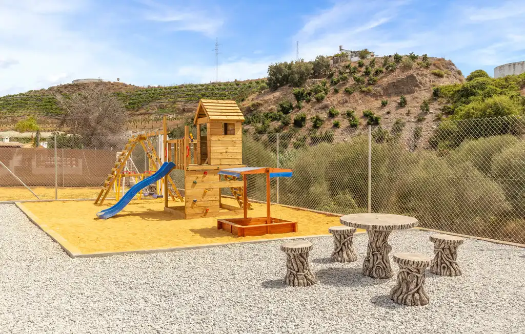 Jardí de Casa o xalet en venda en Vélez-Málaga amb Aire condicionat, Jardí privat i Terrassa