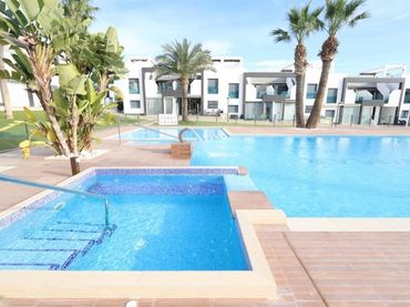 Bungalow avec piscine à vendre à Calle Turquesa 1