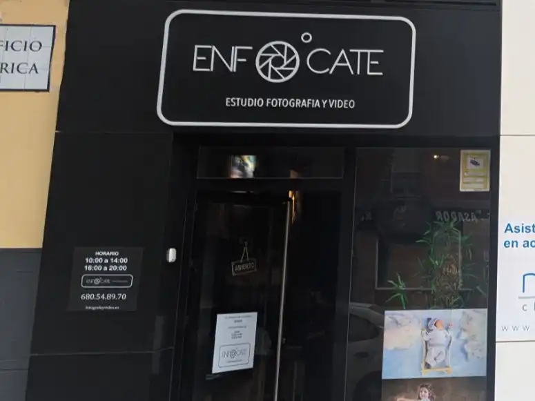 Locale commerciale in affitto a Avenida quinto centenario 92