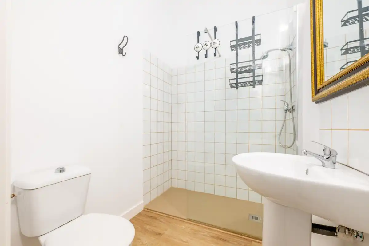 Badezimmer von Loft zum Verkauf in Sevilla mit Klimaanlage und Heizung