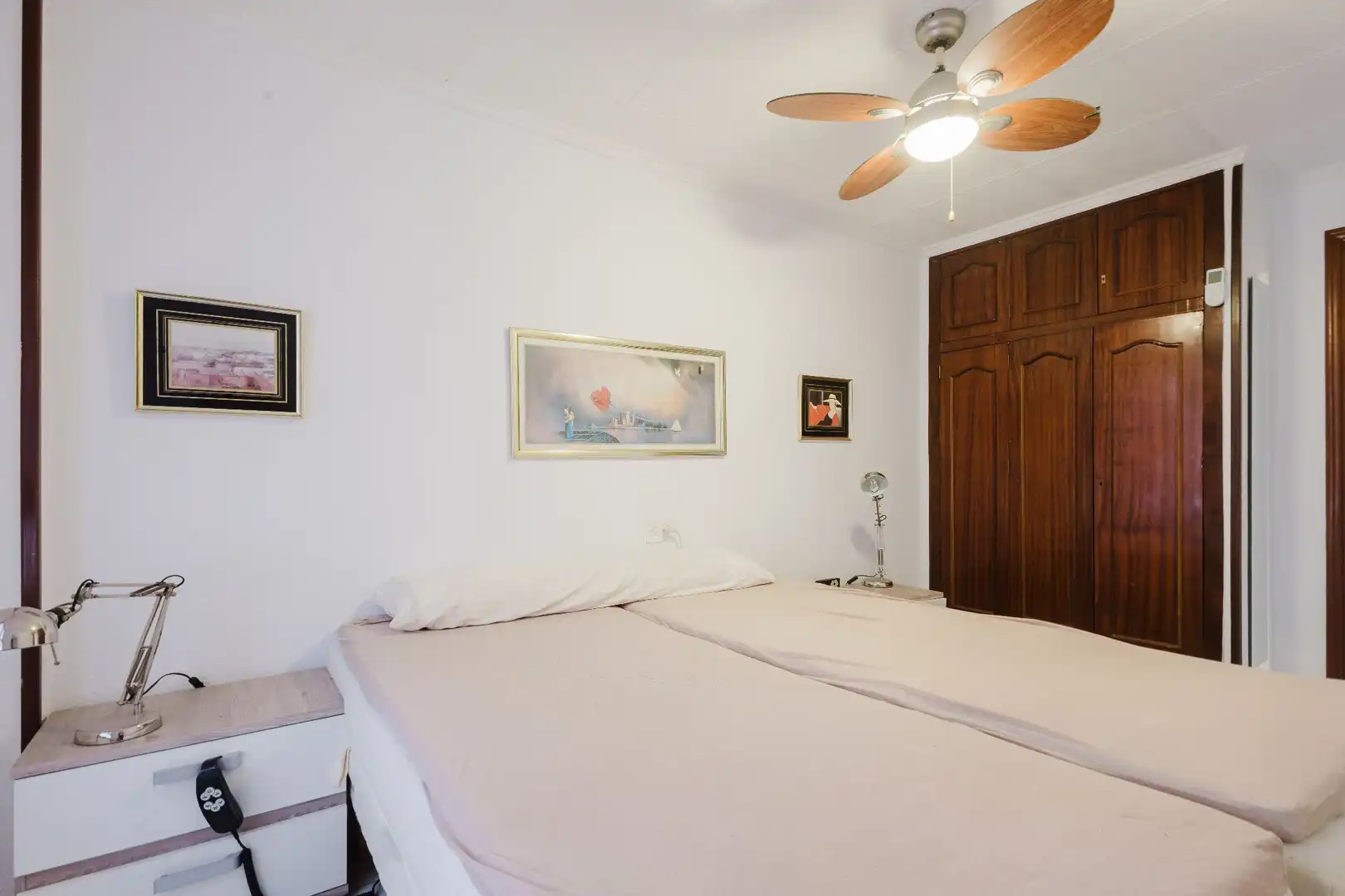 Habitación de Apartamento en venta en Torrevieja con Aire acondicionado, Terraza y Piscina comunitaria