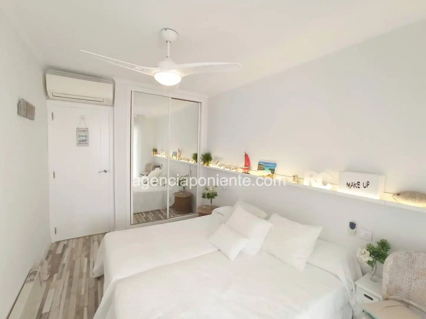 Habitación de Apartamento de alquiler en Finestrat con Aire acondicionado, Terraza y Amueblado