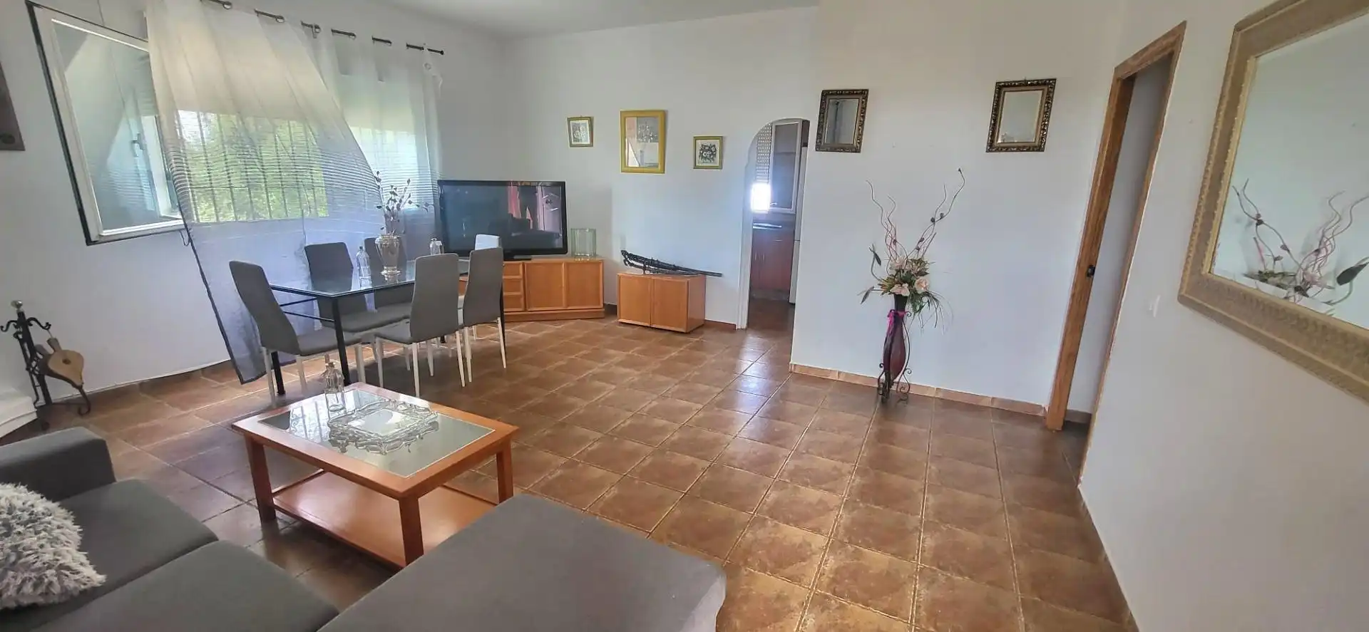 Sala de estar de Finca rústica en venta en Almodóvar del Río con Aire acondicionado, Jardín privado y Terraza