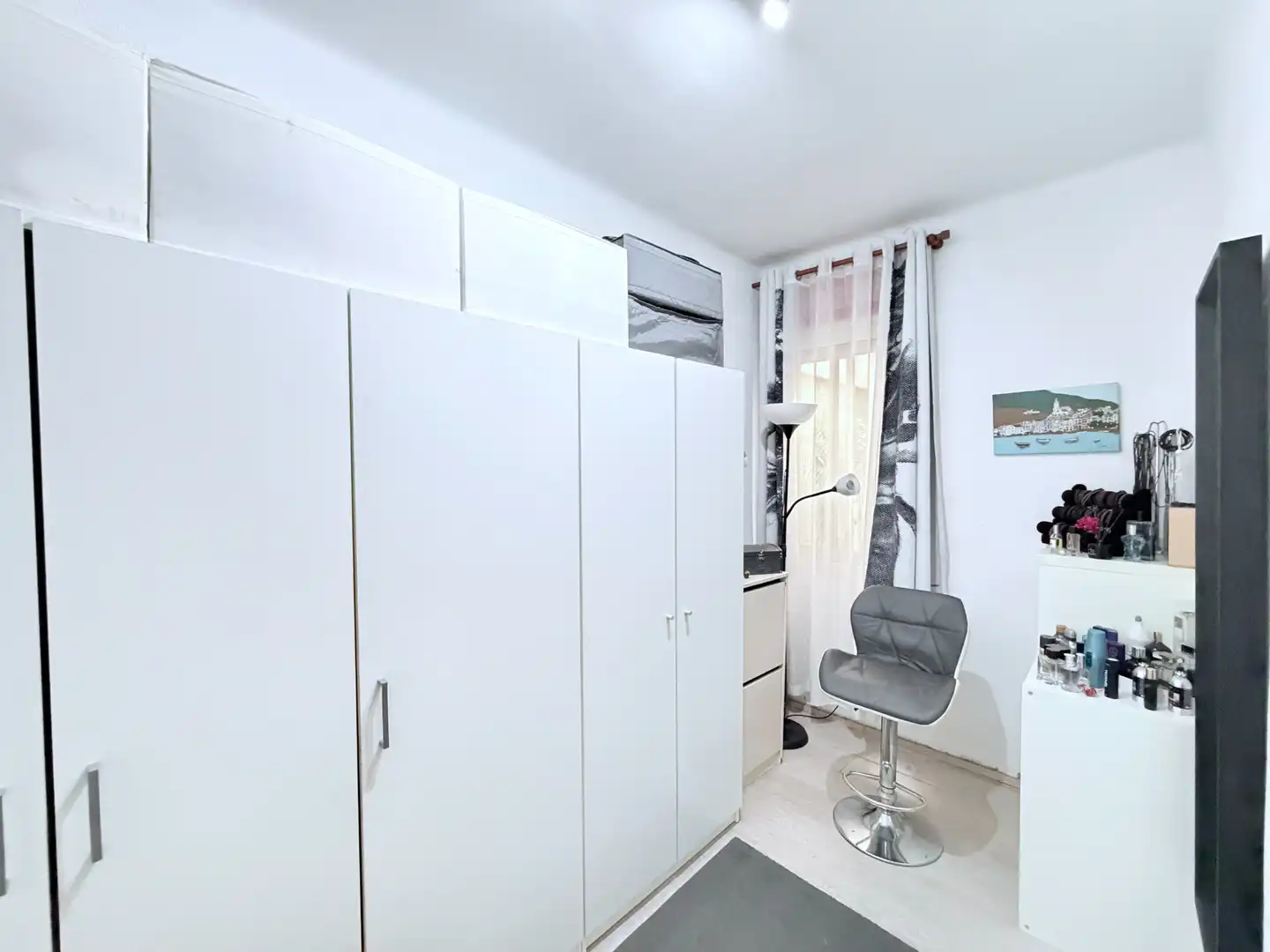 Schlafzimmer von Wohnung zum Verkauf in L'Hospitalet de Llobregat mit Parkett, Terrasse und Möbliert
