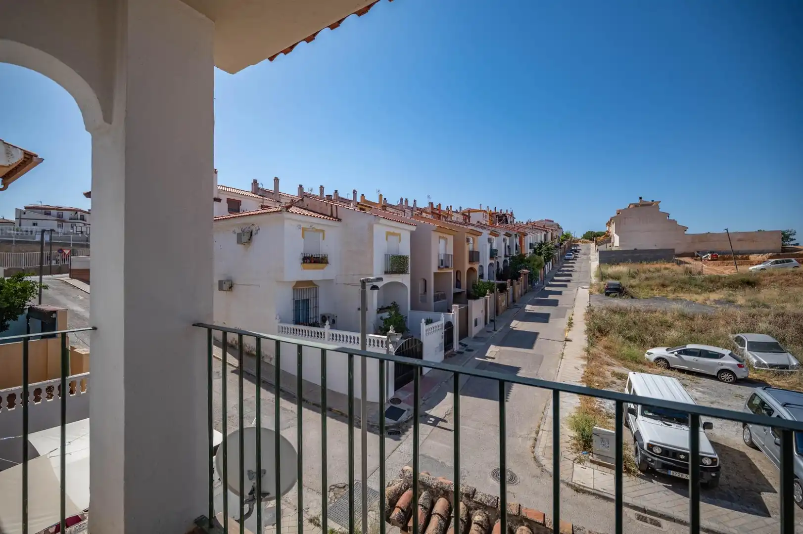 Vista exterior de Casa adosada en venda en Villa de Otura amb Aire condicionat, Calefacció i Balcó
