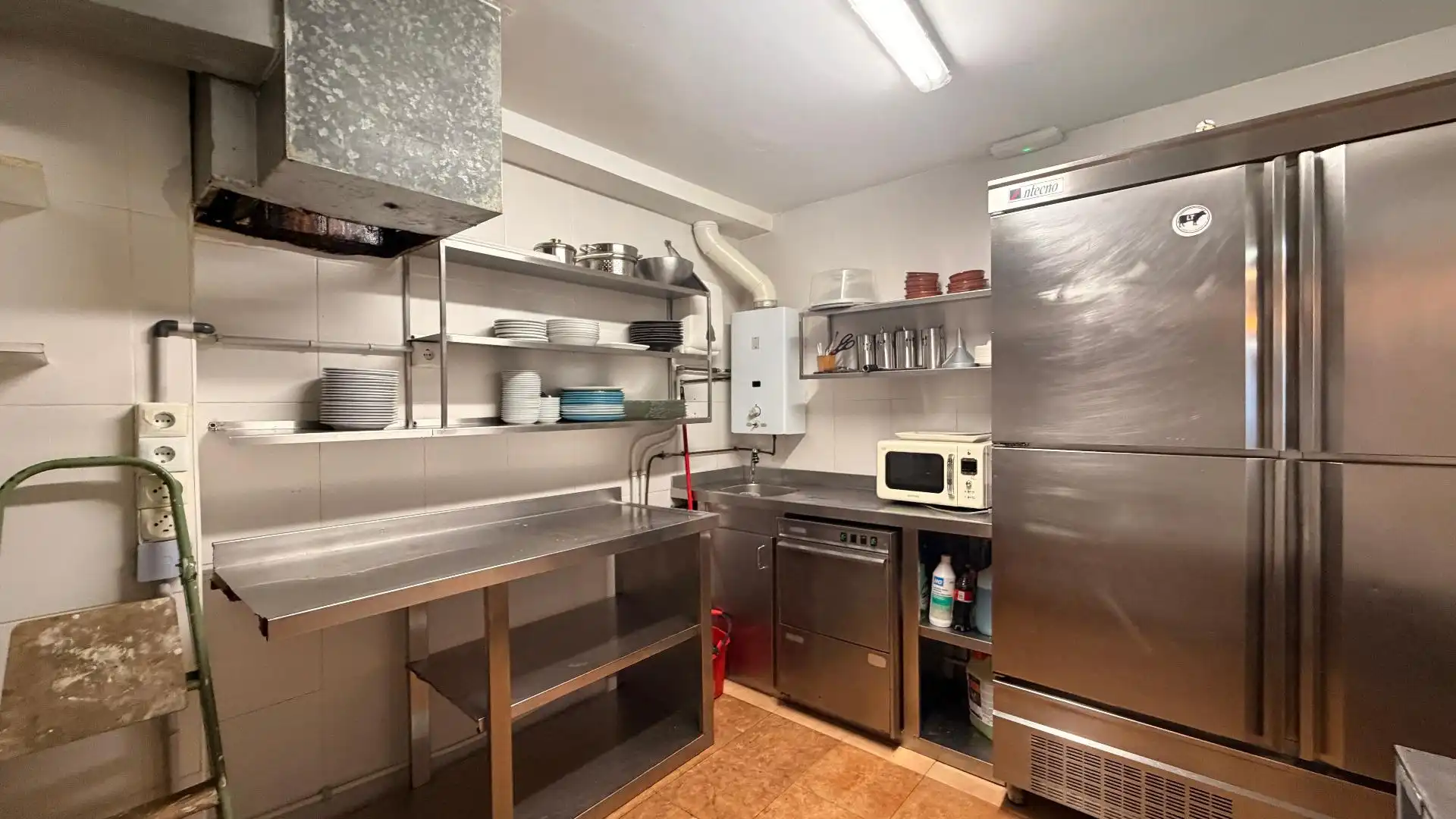Cocina de Local en venta en Suances con Amueblado