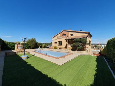 House with balcony for sale in Carrer Font de l'Ametlló"