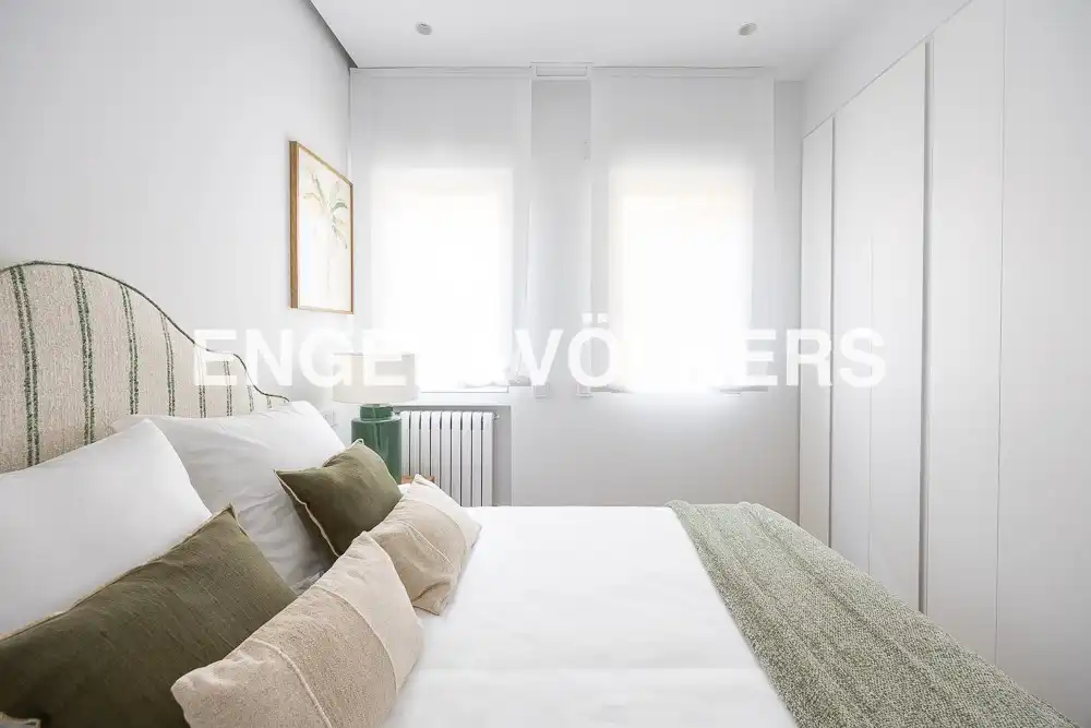 Bedroom of Flat for rent in Barrio de Salamanca