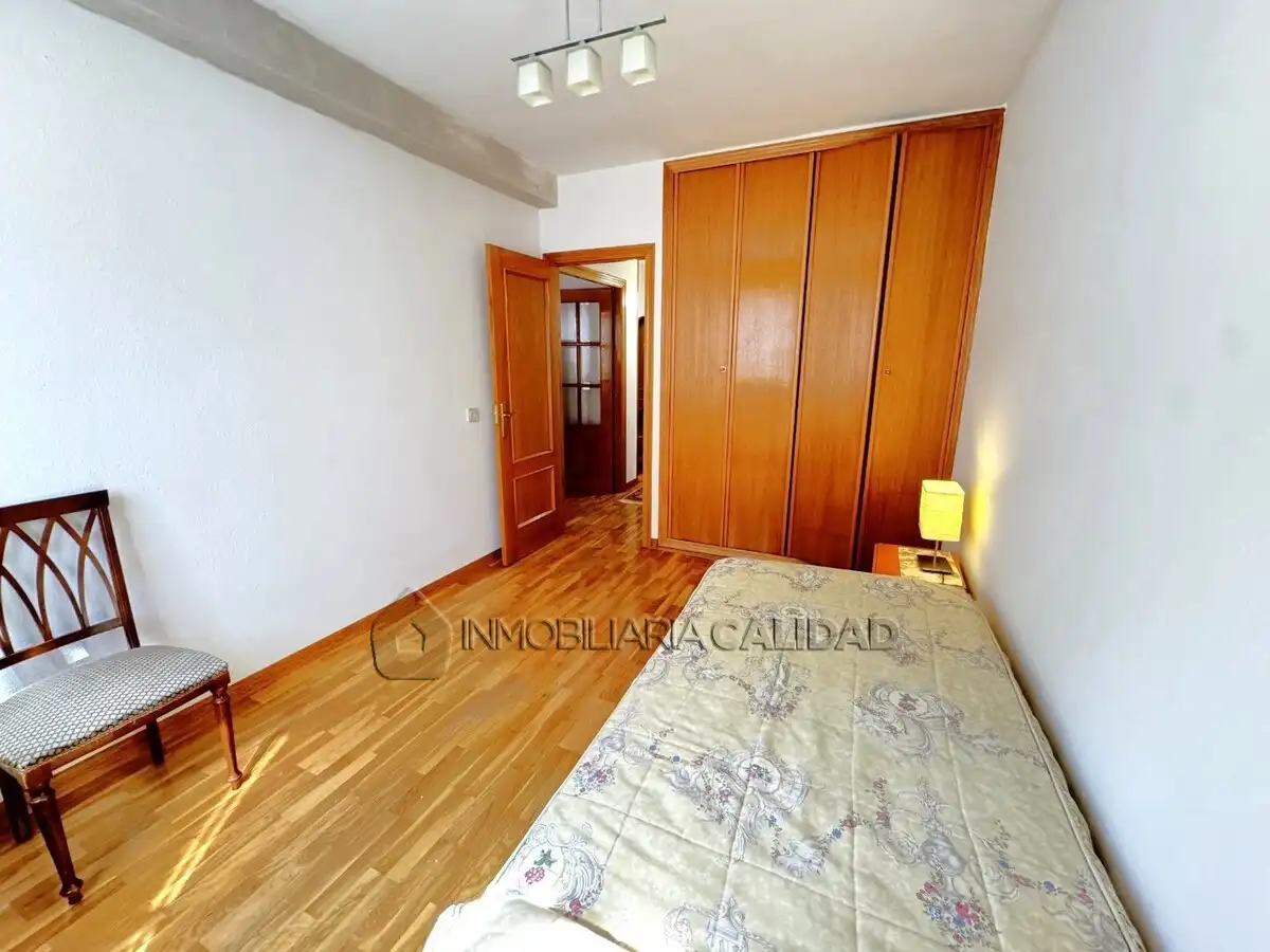 Habitación de Piso de alquiler en Burgos con Calefacción y Amueblado