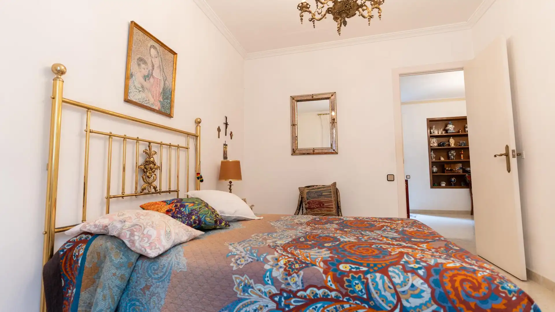 Habitación de Casa adosada en venta en L'Hospitalet de Llobregat con Terraza