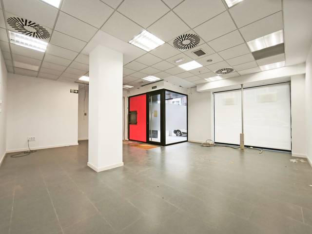 Local comercial en Alquiler en Carrer Mestre Palau en Metro - Auditorio