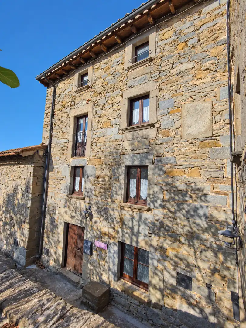 Vista exterior de Casa o xalet en venda en Rupit i Pruit amb Calefacció, Terrassa i Moblat