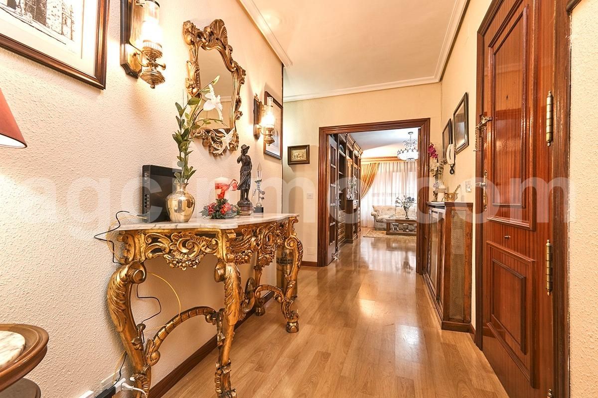 Piso en venta en Calle MACIAS PICAVEA, Centro