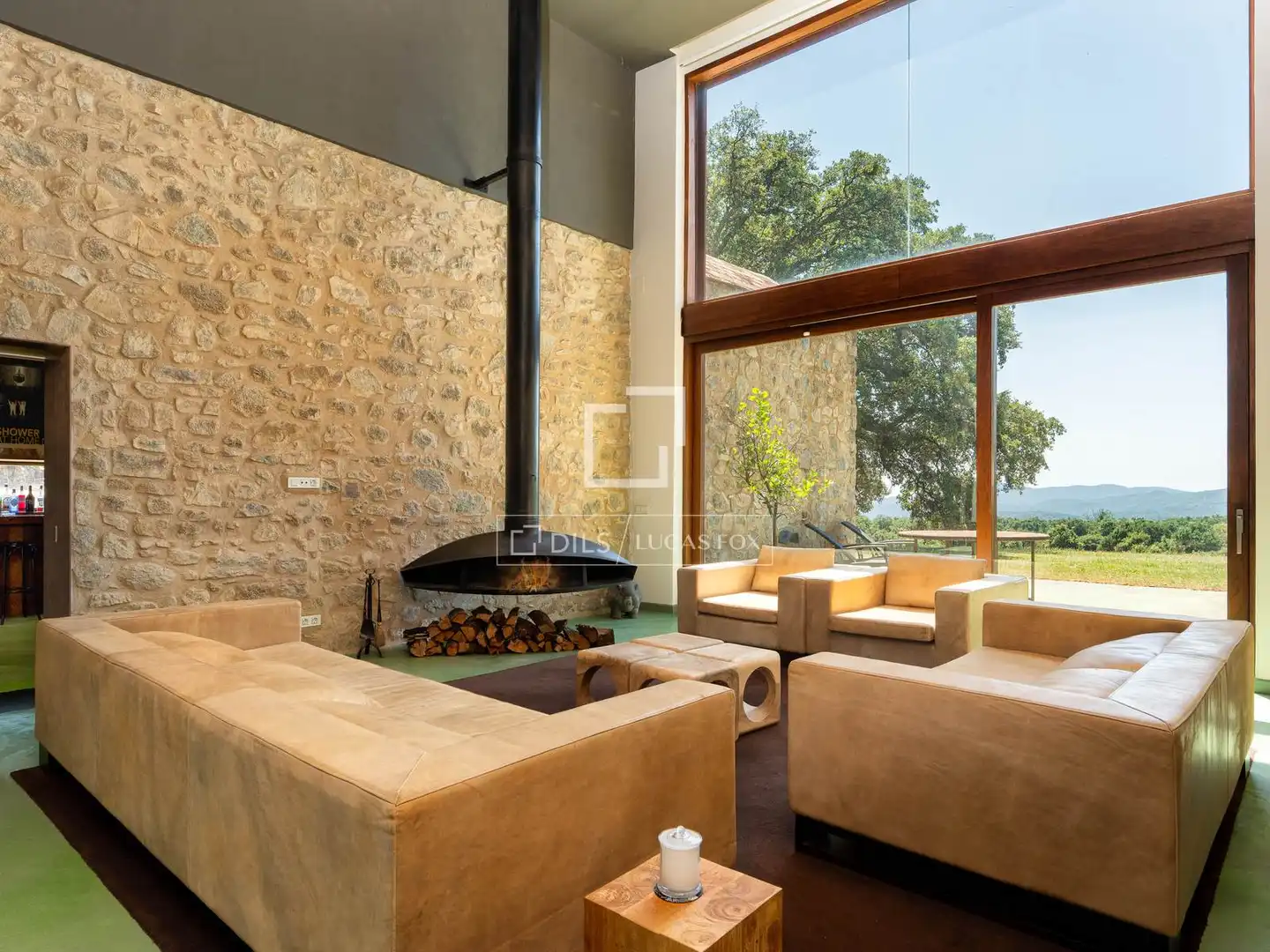Sala d'estar de Finca rústica en venda en Maçanet de Cabrenys amb Calefacció, Jardí privat i Traster
