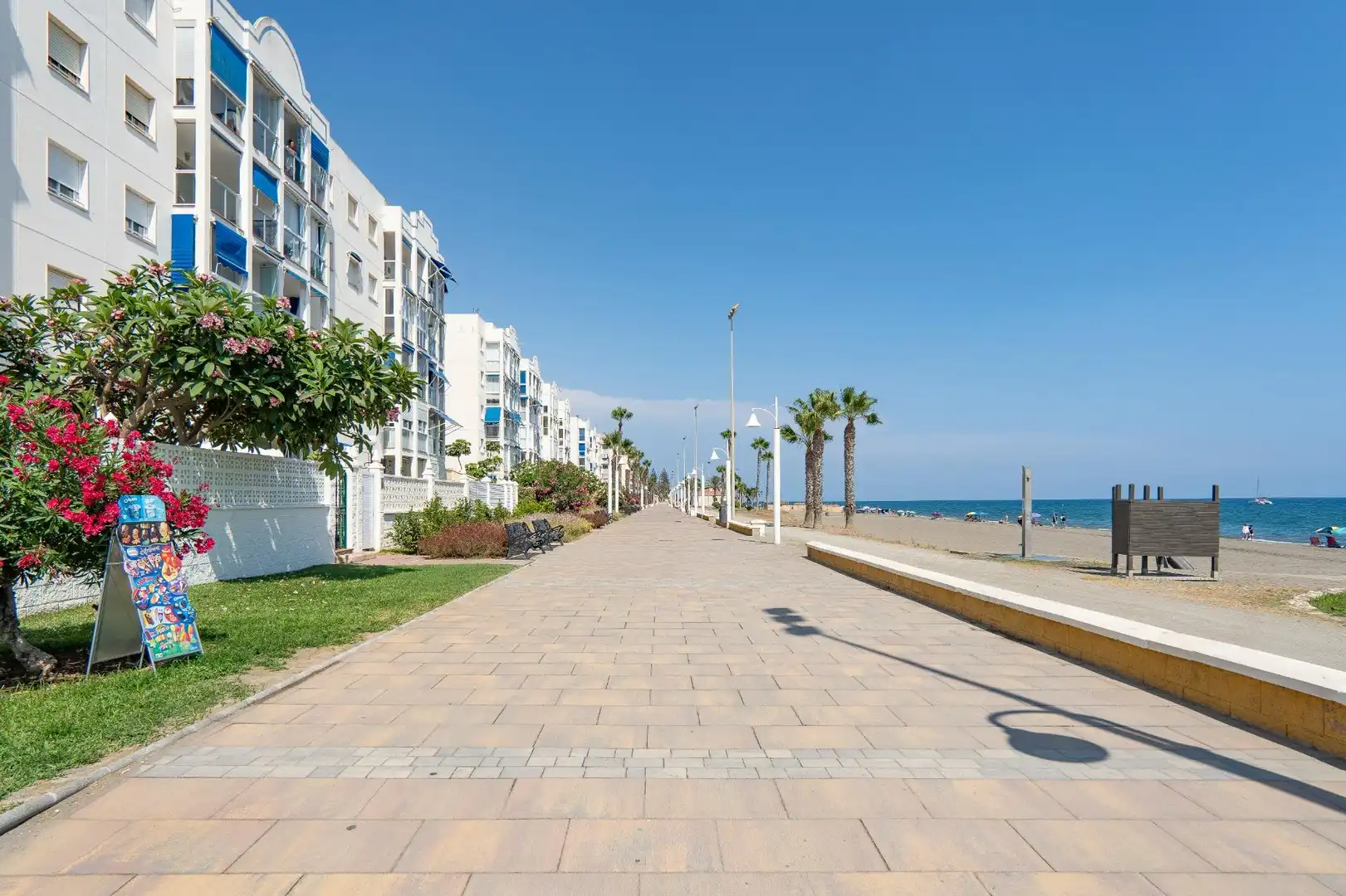 Außenansicht von Erdgeschoss zur Miete in Rincón de la Victoria mit Klimaanlage, Heizung und Terrasse