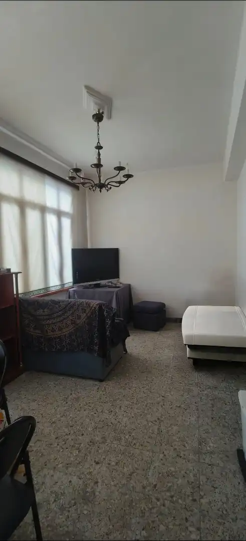 Sala d'estar de Casa adosada en venda en Cedeira amb Parquet, Terrassa i Balcó