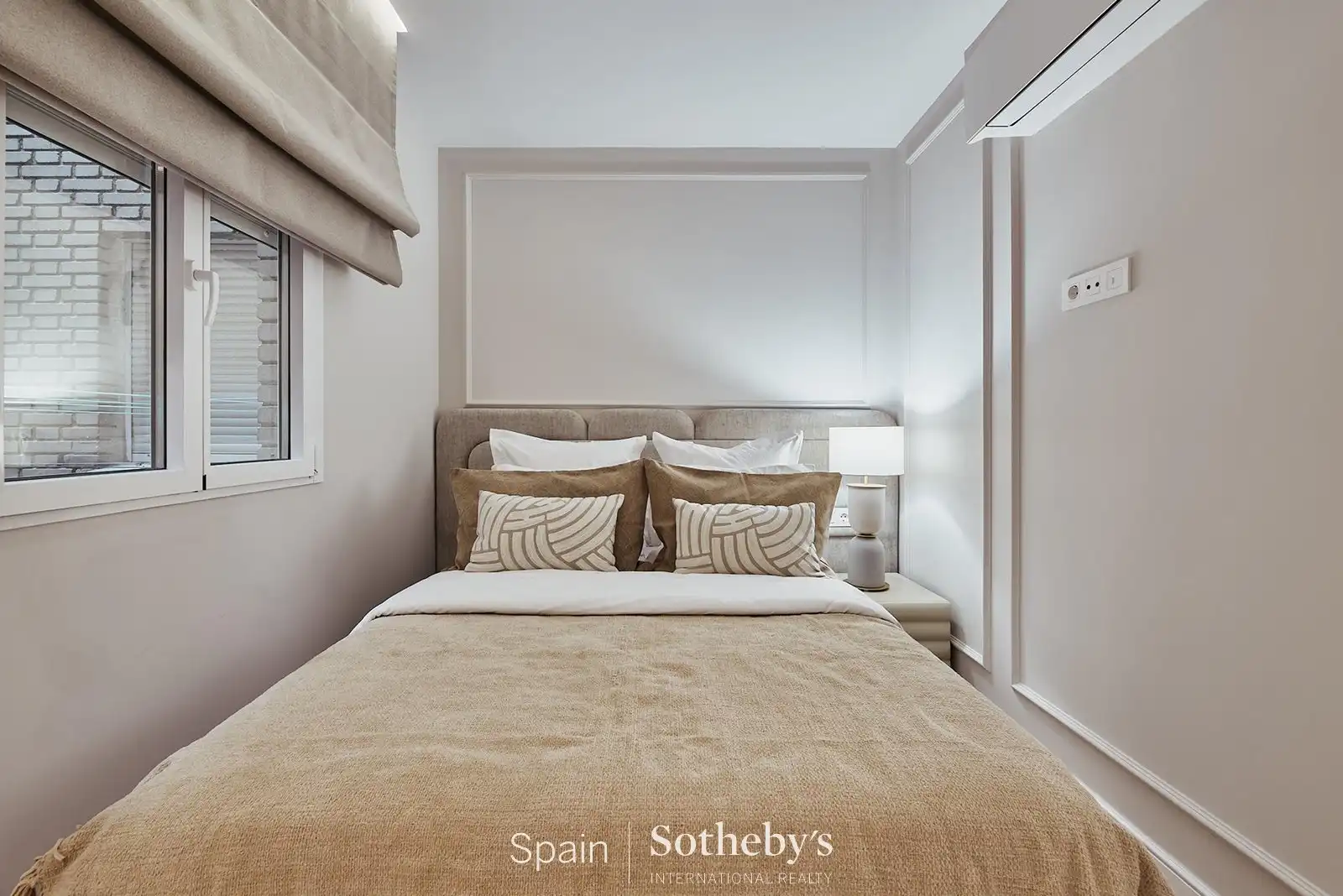 Dormitori de Apartament en venda en Madrid amb Aire condicionat i Calefacció