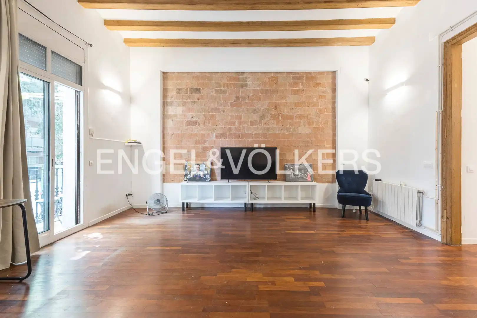 Sala d'estar de Pis en venda en Barcelona amb Aire condicionat, Calefacció i Parquet