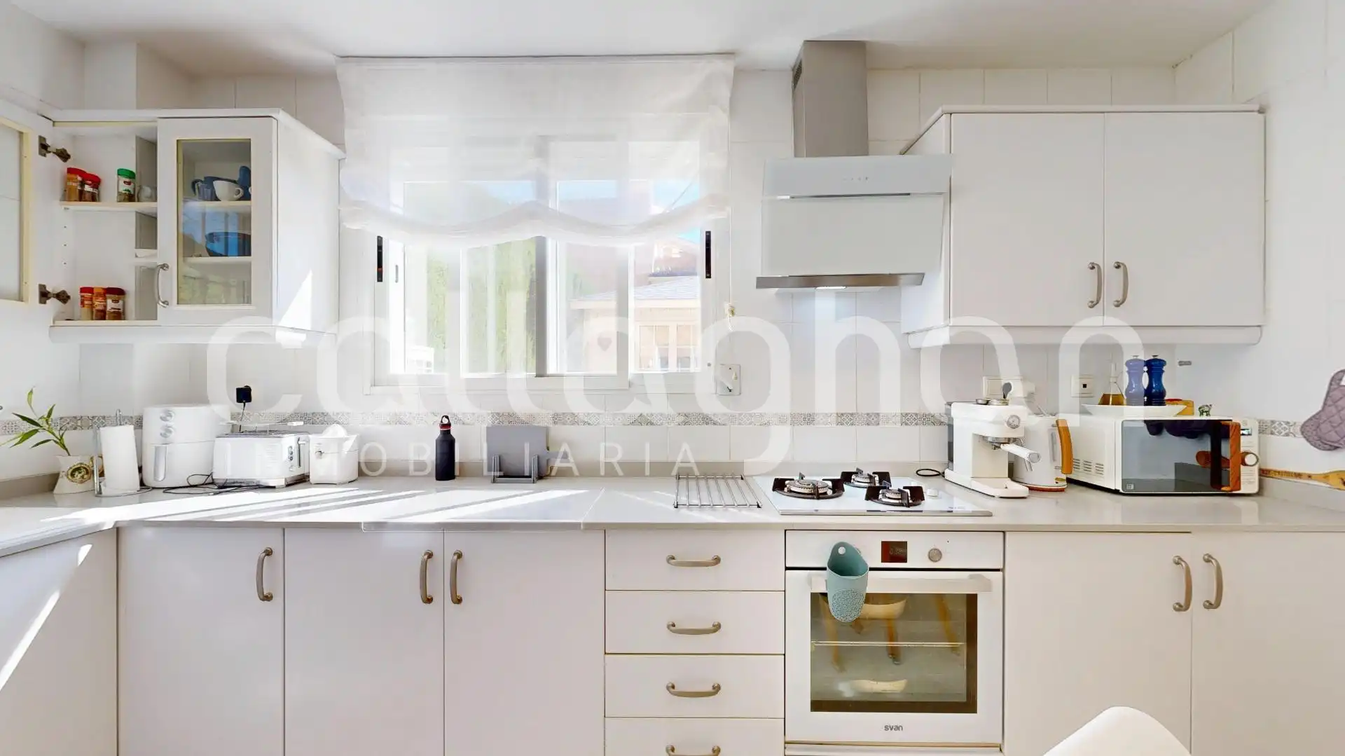 Kitchen of Ground floor for sale in Valencia  with Air Conditioner, Private garden and Storage room