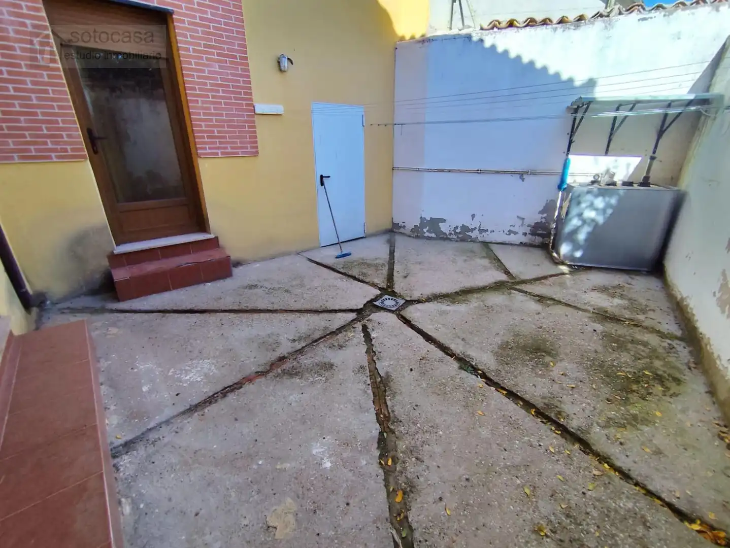 Aparcament de Casa adosada en venda en Corcos amb Calefacció