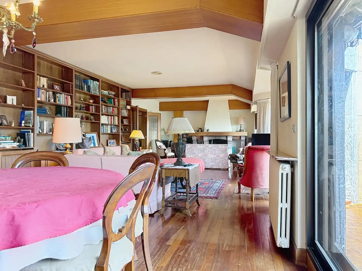 Sala d'estar de Dúplex en venda en Donostia - San Sebastián  amb Calefacció, Terrassa i Traster