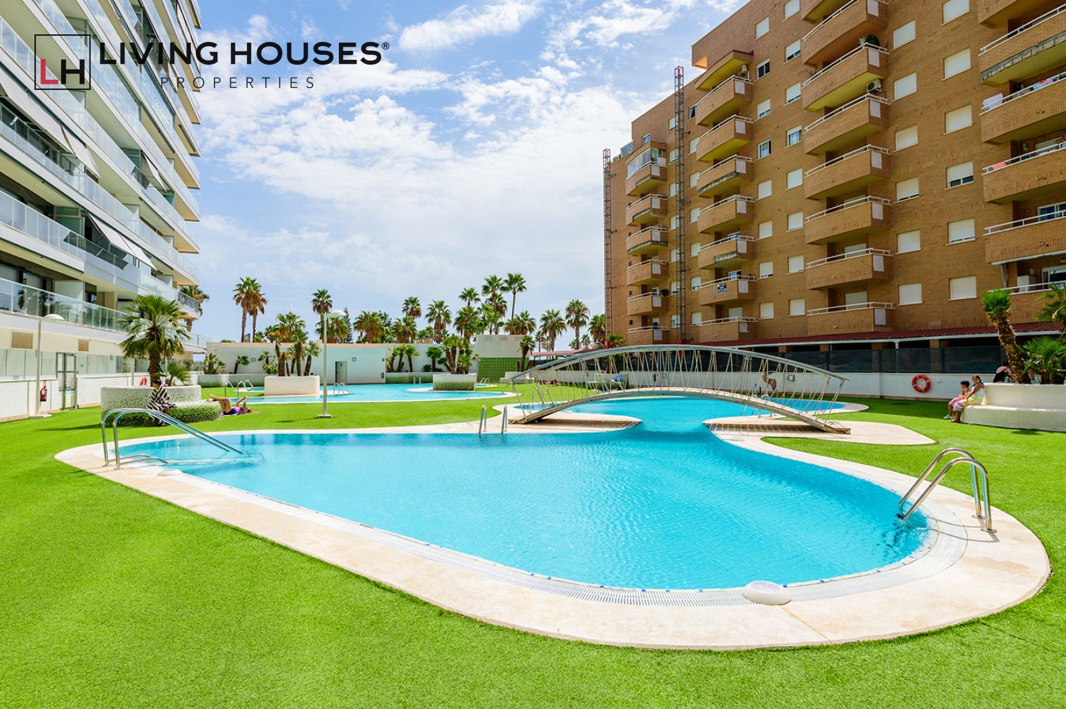 Swimming pool of Flat for sale in Oropesa del Mar / Orpesa  with Air Conditioner, Private garden and Terrace
