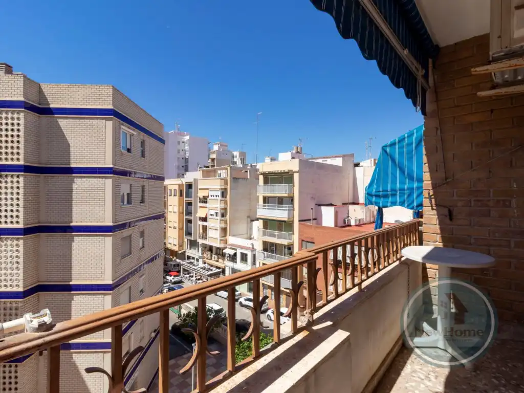 Vista exterior de Piso en venta en Santa Pola con Aire acondicionado y Balcón