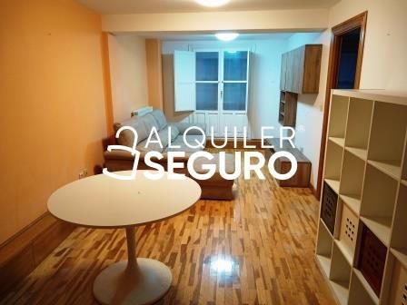 Flat for rent in Fundadora Siervas de Jesus , Casco Viejo