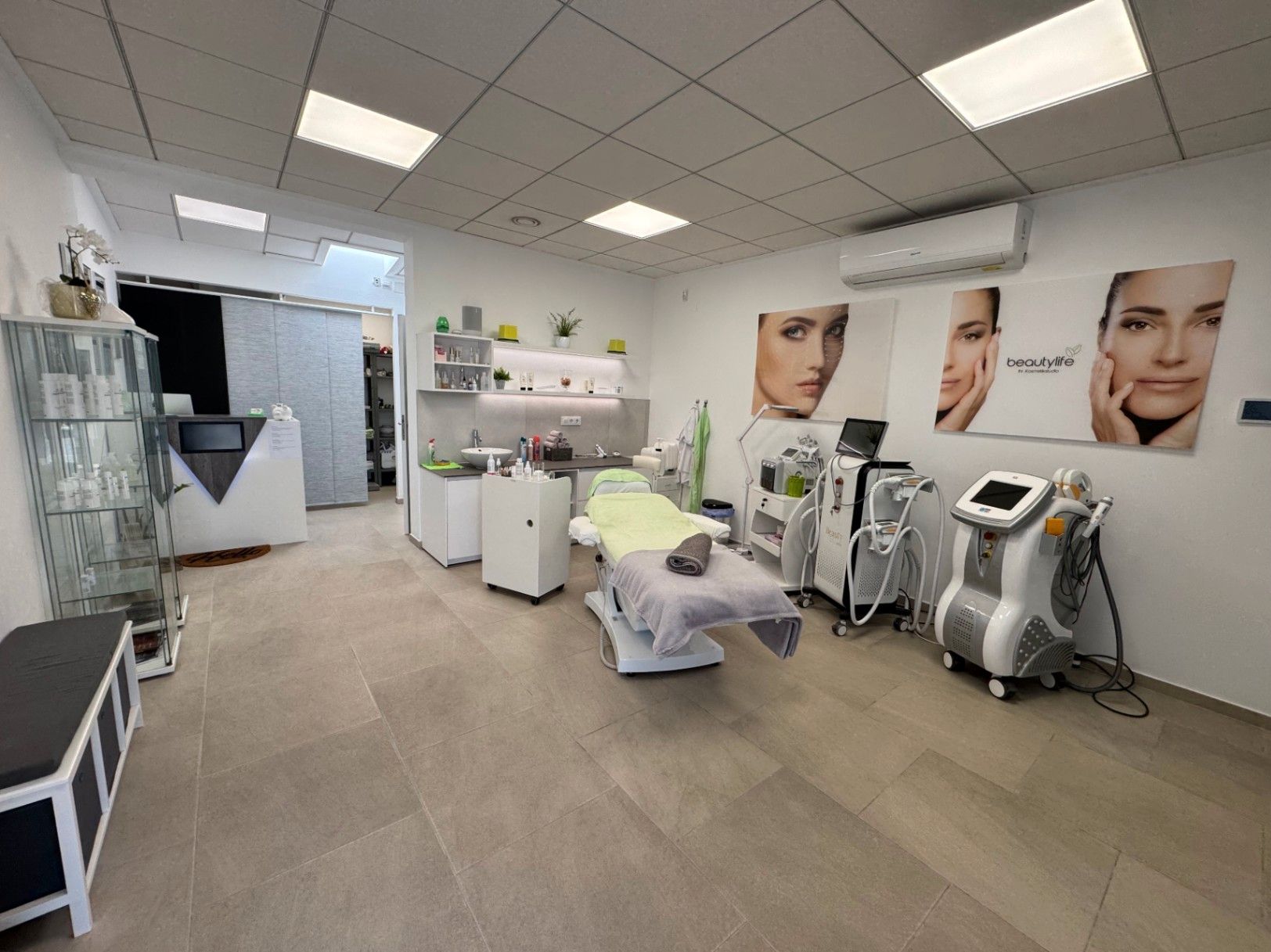 Premises for sale in Moraira  with Air Conditioner and Furnished