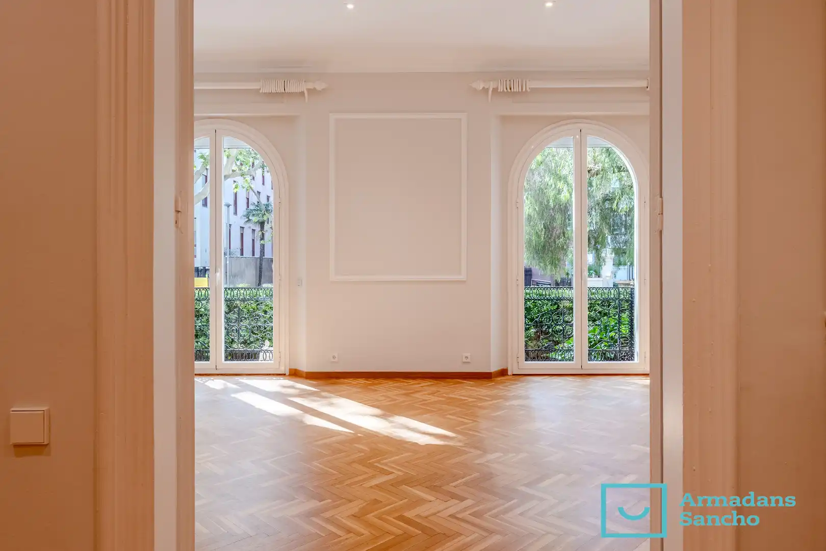 Ground floor for rent in Barcelona  with Private garden and Oven