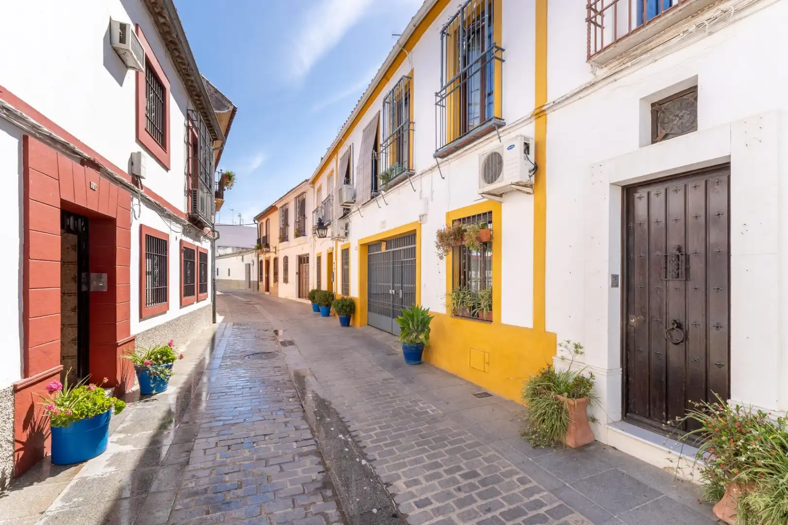 Exterior view of Detached homes for sale in Córdoba  with Air Conditioner, Heating and Storage room