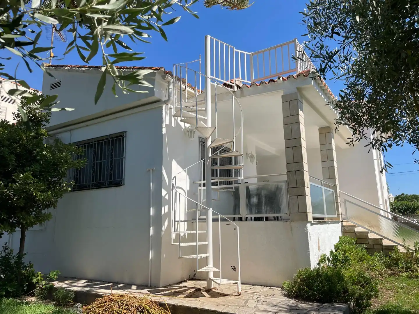 Vista exterior de Casa o xalet en venda en Vinaròs amb Calefacció, Jardí privat i Terrassa
