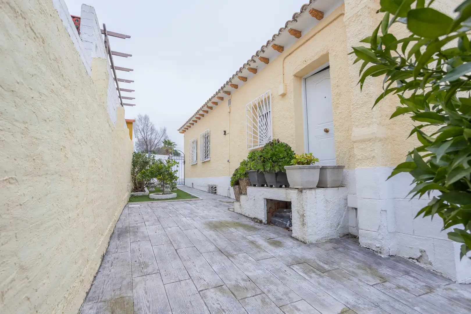 Vista exterior de Casa o chalet en venta en Casarrubios del Monte con Aire acondicionado, Calefacción y Jardín privado