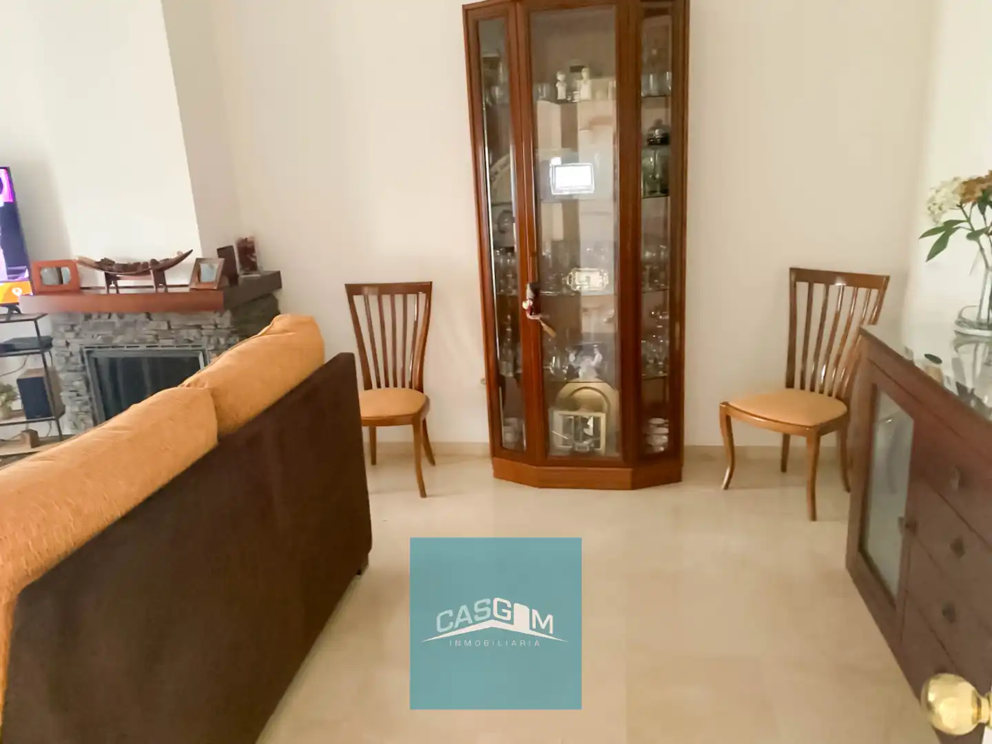 Sala d'estar de Casa adosada en venda en Aljaraque amb Aire condicionat, Terrassa i Forn