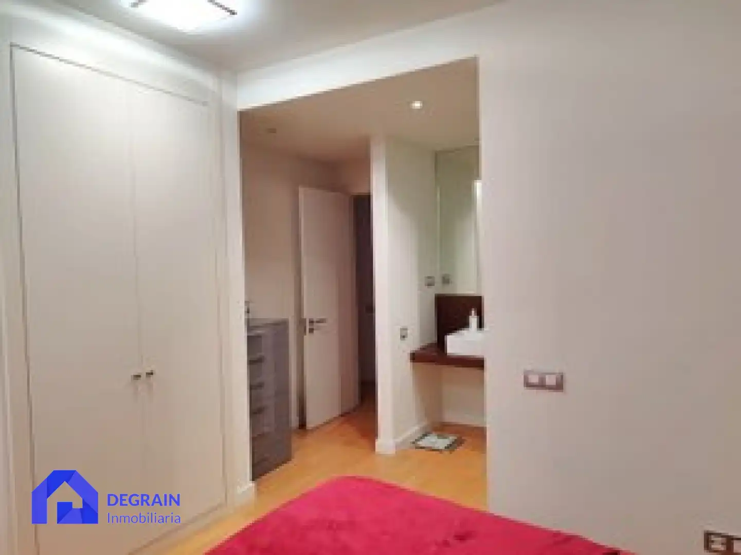 Badezimmer von Wohnung zum Verkauf in Oviedo  mit Heizung, Privatgarten und Abstellraum