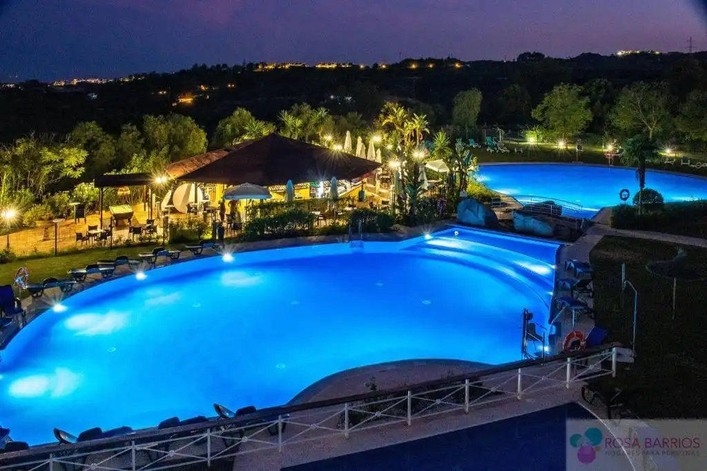 Piscina de Apartamento en venta en Benahavís con Aire acondicionado, Terraza y Amueblado