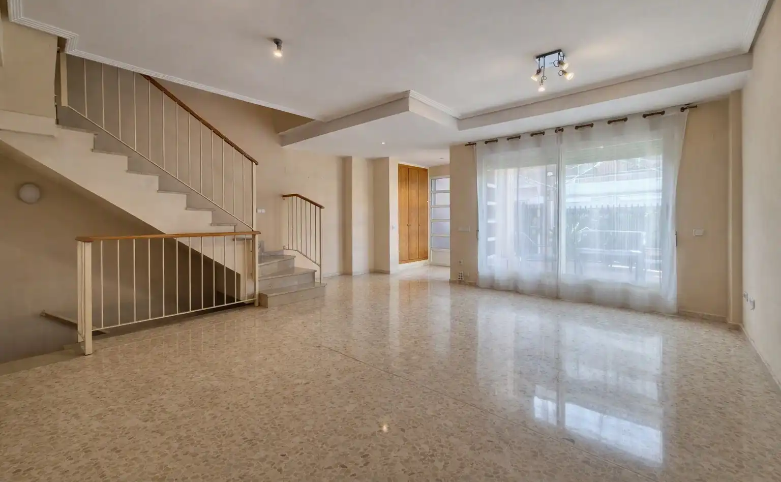 Casa adosada en venda en Moncada amb Aire condicionat, Calefacció i Terrassa