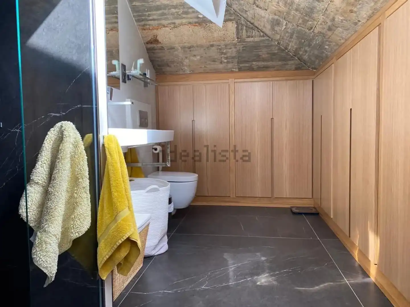 Bany de Casa o xalet de lloguer en Madrid amb Aire condicionat, Calefacció i Jardí privat