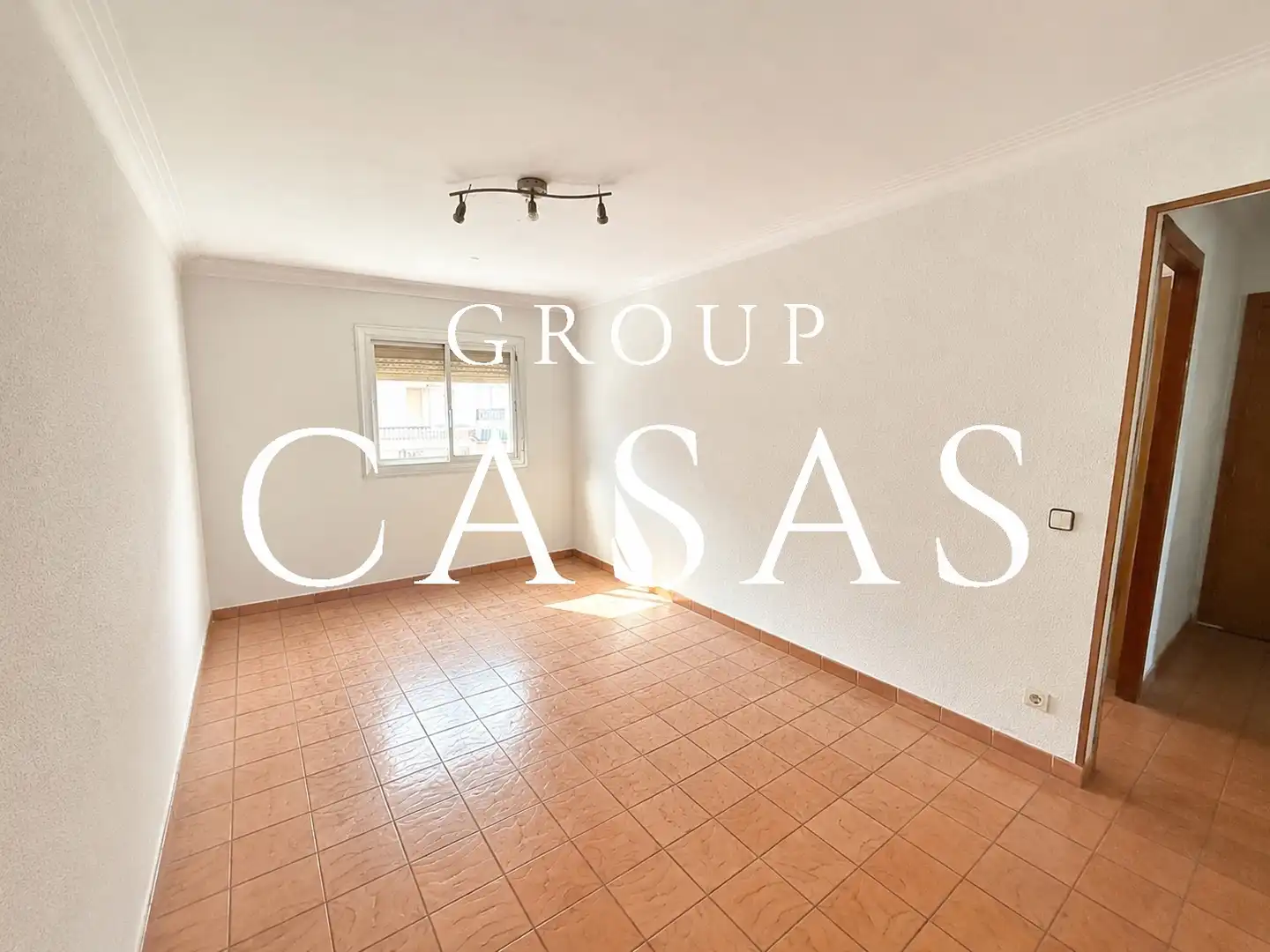 Flat for sale in Carrer Bòbiles, imagen 3