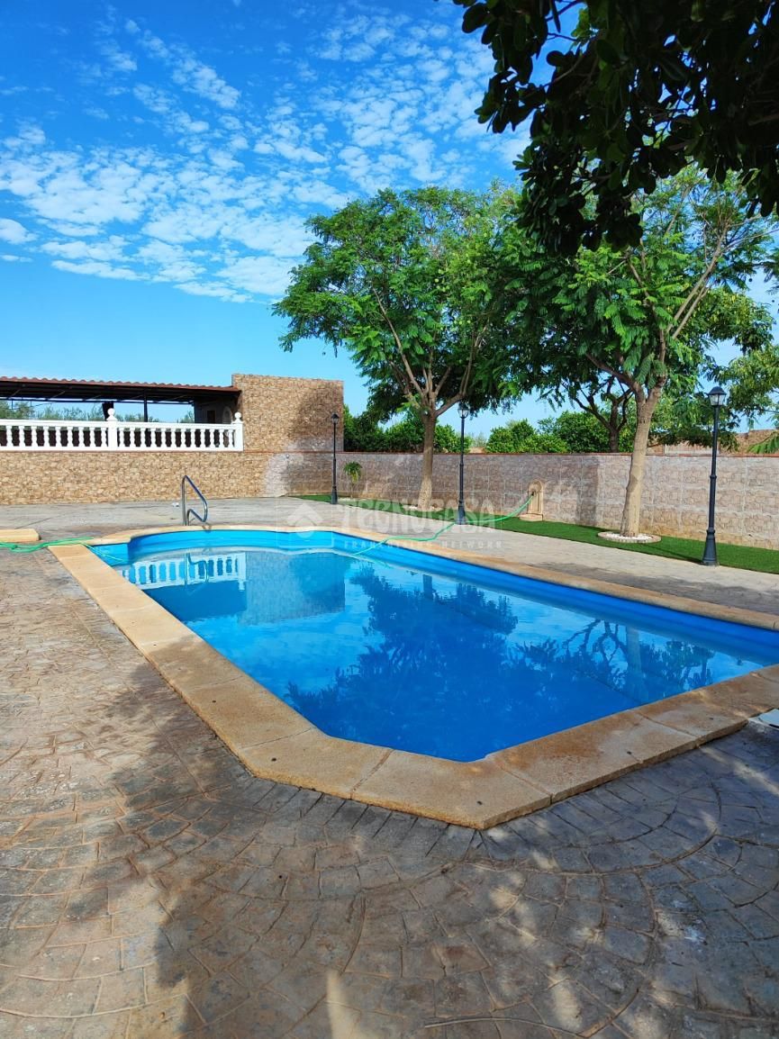 Country house for sale