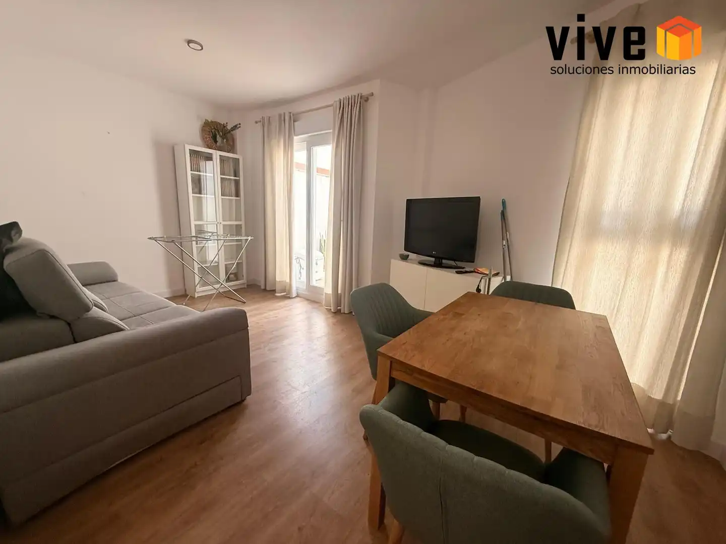 Sala d'estar de Pis de lloguer en Sevilla amb Aire condicionat, Calefacció i Moblat