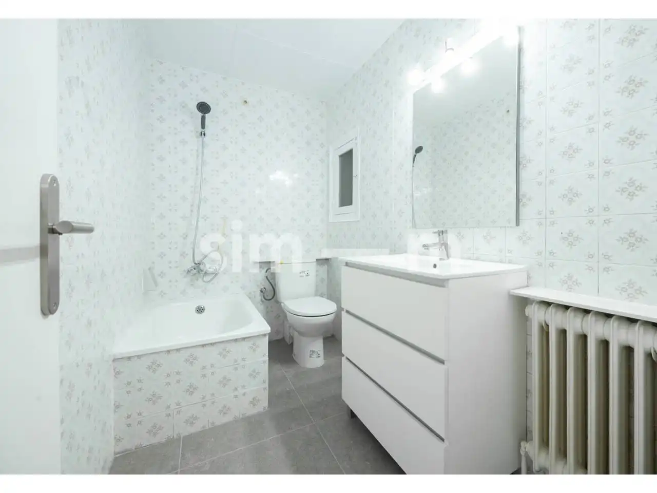 Badezimmer von Wohnung zum Verkauf in Vic mit Heizung und Balkon