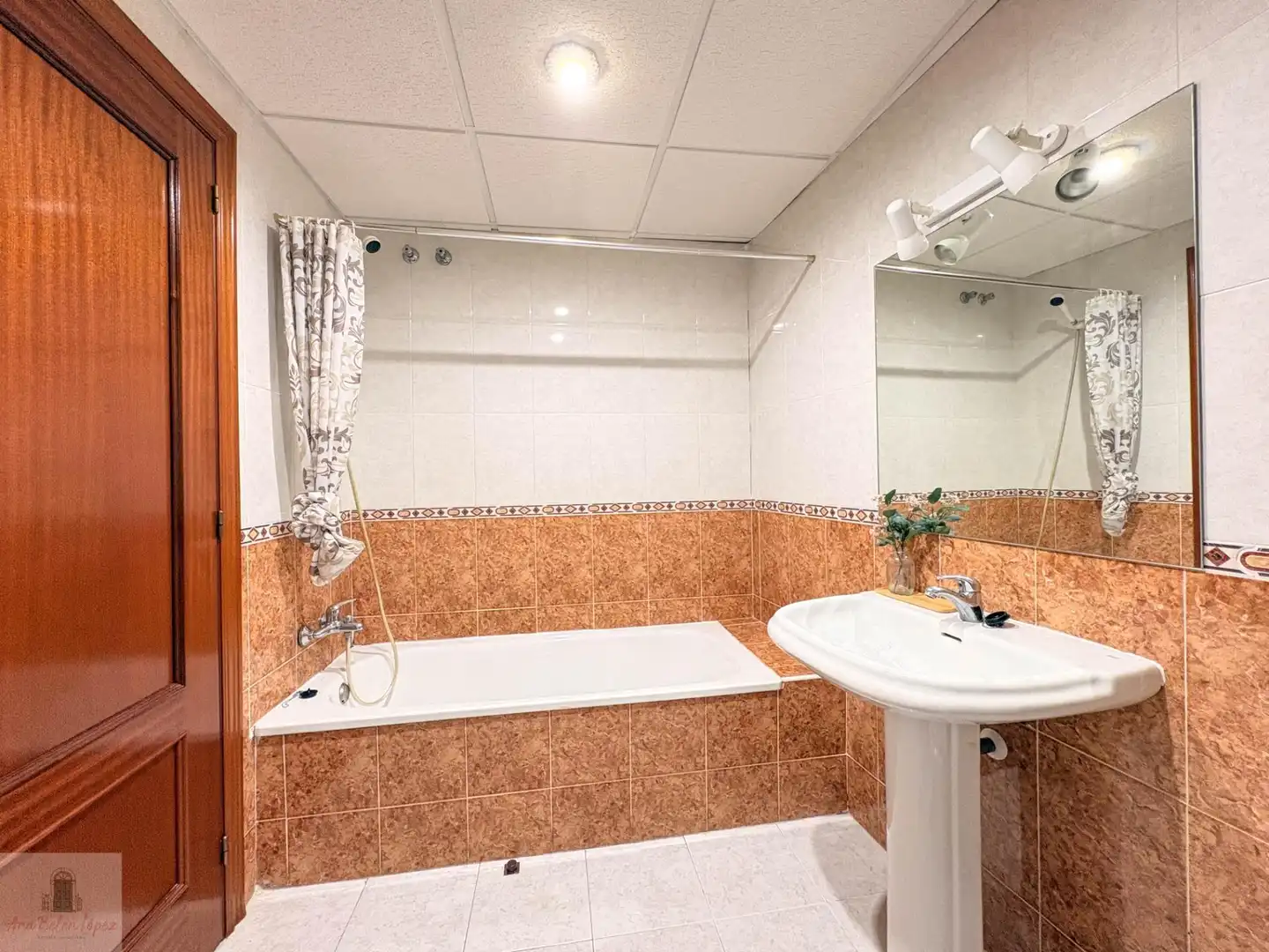 Bathroom of Apartments for rent in Badajoz  with Heating and Furnished