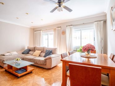 Piso con balcón en venta en Calle BONARIA, NUESTRA SRA. DE 6