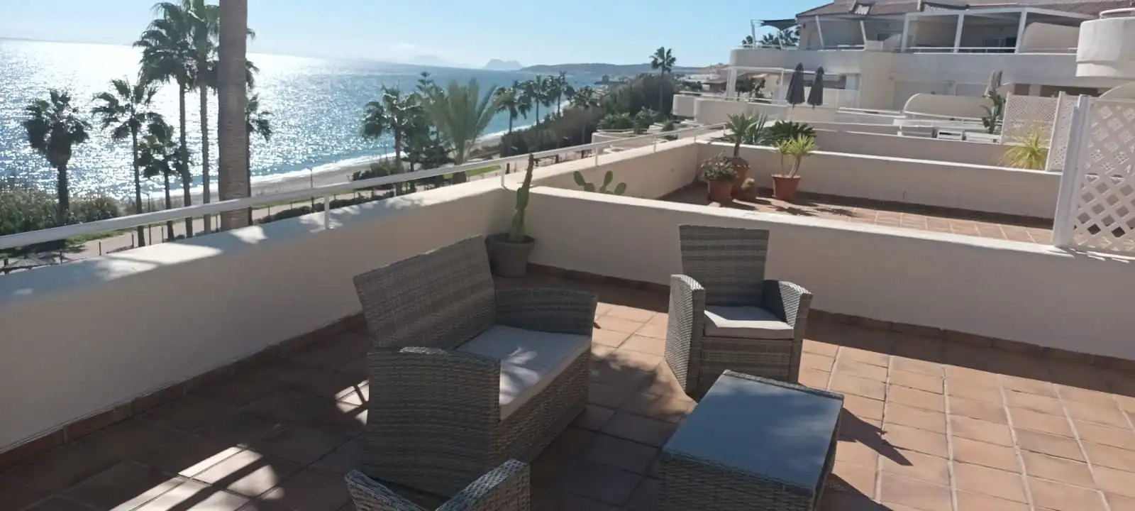 Terraza de Apartamento de alquiler en Estepona con Aire acondicionado, Terraza y Piscina