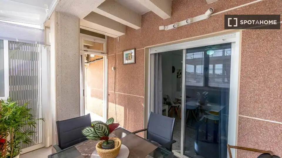 Terraza de Apartamento para compartir en Torrevieja con Aire acondicionado, Calefacción y Terraza